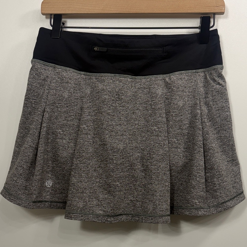 Lululemon Pace Rival Gray Black skirt size 4.